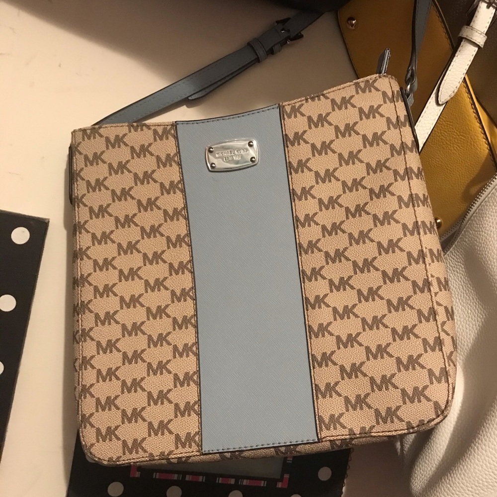 Michael Kors shoulder strap